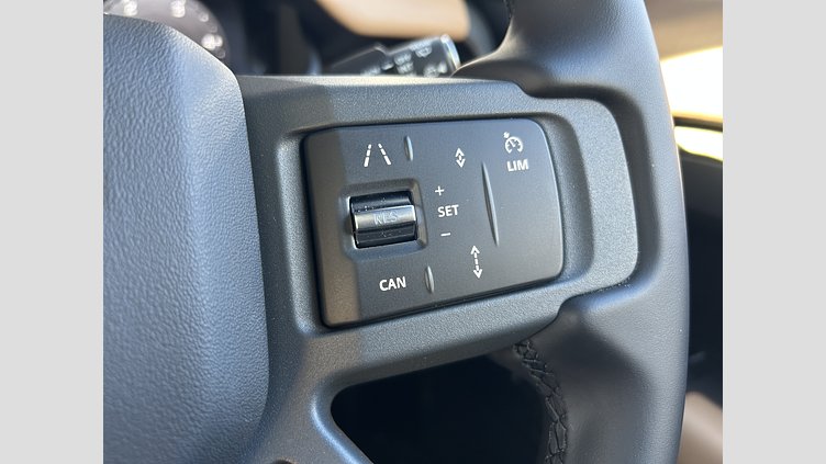 2025 認定中古車 Land Rover Defender 90 パンゲアグリーン D350 ディーゼルマイルドハイブリッド X-Dynamic HSE