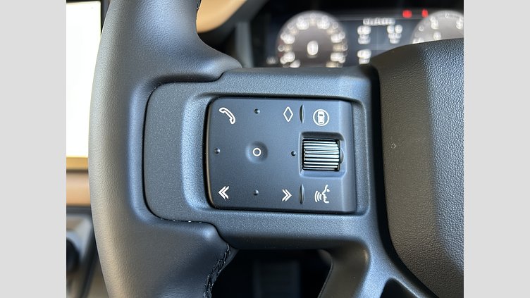 2025 認定中古車 Land Rover Defender 90 パンゲアグリーン D350 ディーゼルマイルドハイブリッド X-Dynamic HSE