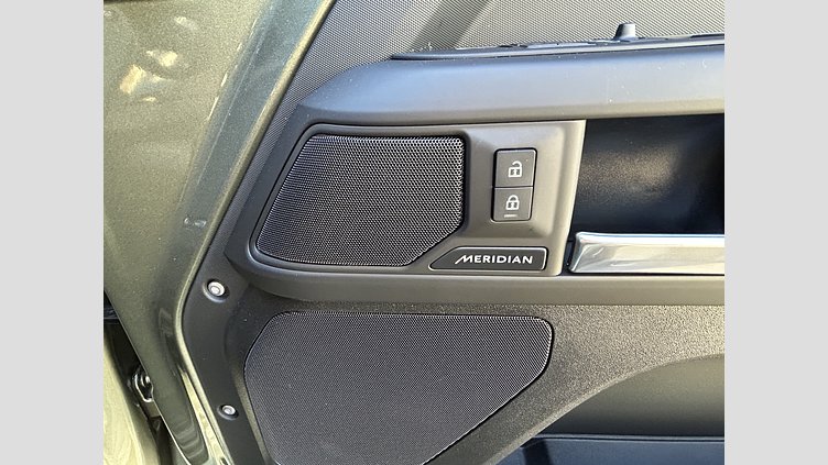 2025 認定中古車 Land Rover Defender 90 パンゲアグリーン D350 ディーゼルマイルドハイブリッド X-Dynamic HSE