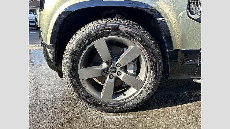 2025 認定中古車 Land Rover Defender 90 パンゲアグリーン D350 ディーゼルマイルドハイブリッド X-Dynamic HSE