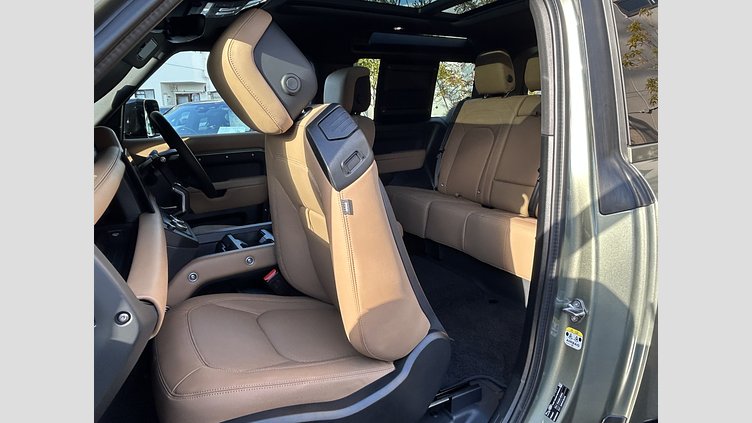 2025 認定中古車 Land Rover Defender 90 パンゲアグリーン D350 ディーゼルマイルドハイブリッド X-Dynamic HSE