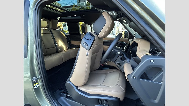 2025 認定中古車 Land Rover Defender 90 パンゲアグリーン D350 ディーゼルマイルドハイブリッド X-Dynamic HSE