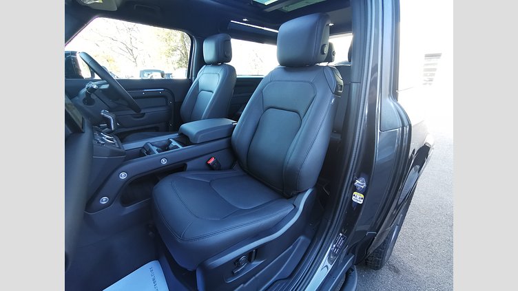 2025 認定中古車 Land Rover Defender 90 カルパチアングレイ D350 ディーゼルマイルドハイブリッド X-Dynamic HSE