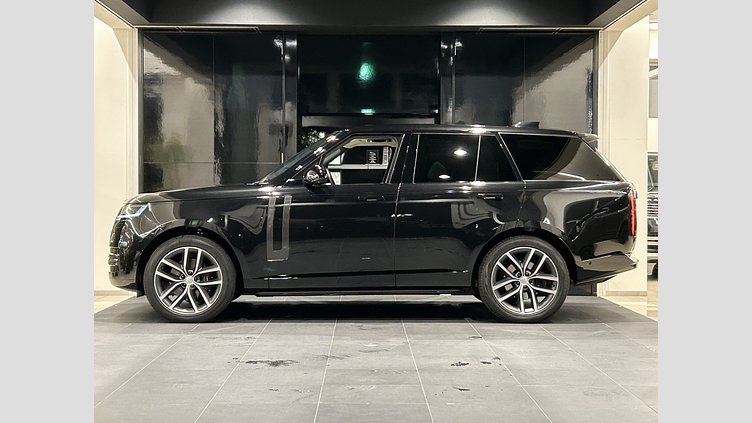 2024 認定中古車 Land Rover Range Rover サントリーニブラック D300 AWD MHEV（AT） スタンダードホイールベース SE