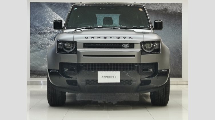 2025 認定中古車 Land Rover Defender 90 シリコンシルバー D350 ディーゼルマイルドハイブリッド X-Dynamic HSE