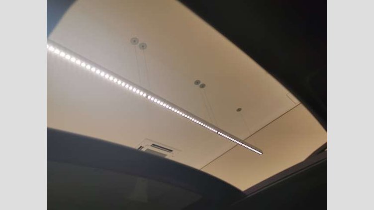 2024 認定中古車 Land Rover Range Rover Velar サントリーニブラック D200マイルドハイブリッド（ディーゼル） スタンダードホイールベース Dynamic SE