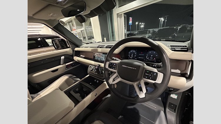 2024 認定中古車 Land Rover Defender 90 カルパチアングレイ D300 AWD（AT） X-DYNAMIC SE
