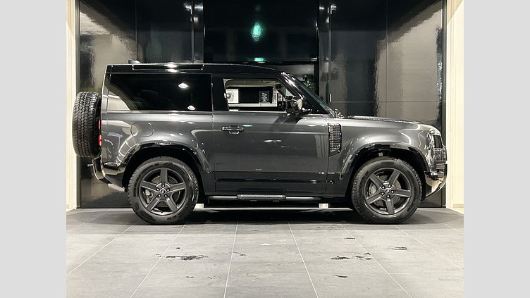 2024 認定中古車 Land Rover Defender 90 カルパチアングレイ D300 AWD（AT） X-DYNAMIC SE