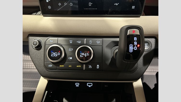 2024 認定中古車 Land Rover Defender 90 カルパチアングレイ D300 AWD（AT） X-DYNAMIC SE