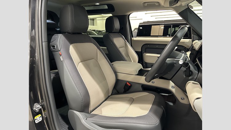 2024 認定中古車 Land Rover Defender 90 カルパチアングレイ D300 AWD（AT） X-DYNAMIC SE