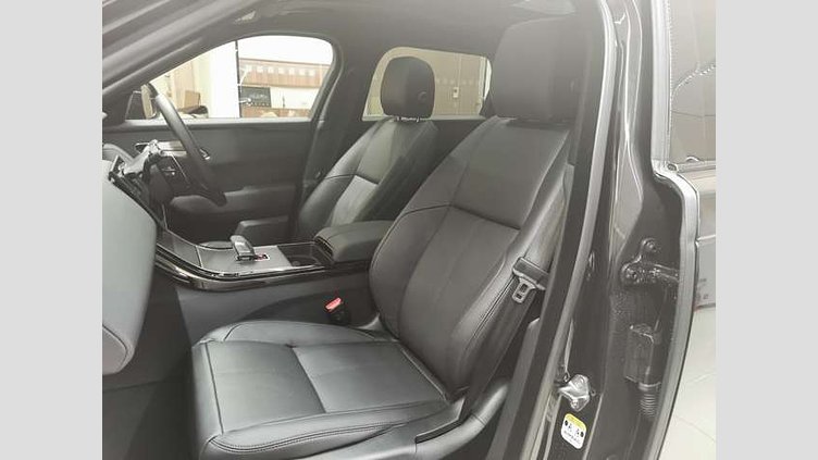 2024 認定中古車 Land Rover Range Rover Velar サントリーニブラック D200マイルドハイブリッド（ディーゼル） スタンダードホイールベース Dynamic SE