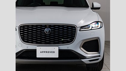 F-Pace 9