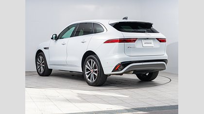 F-Pace 1