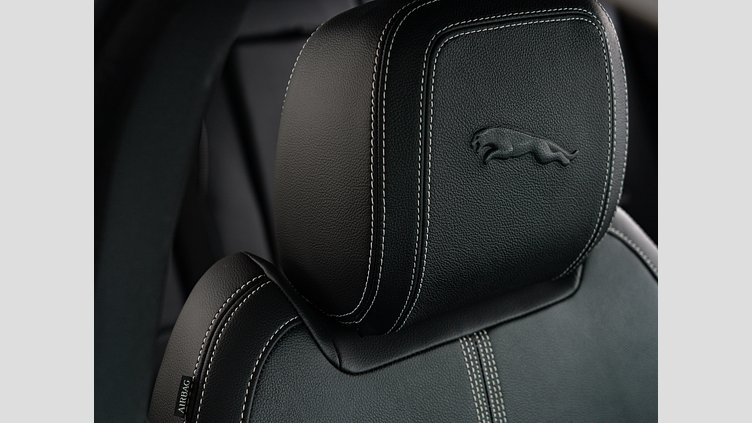 2021 認定中古車 Jaguar F-Pace ユーロンホワイト D200 AWD（オートマチック）MHEV R-DYNAMIC SE　D200