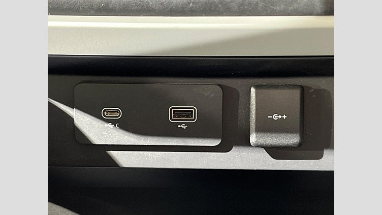 2023 認定中古車 Land Rover Defender 90 Pangea Green 4WD SE