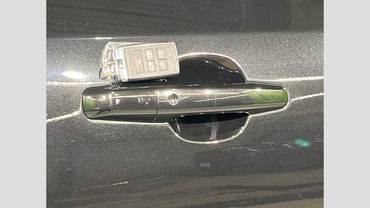 2020 認定中古車 Jaguar E-Pace Santorini Black 4WD S