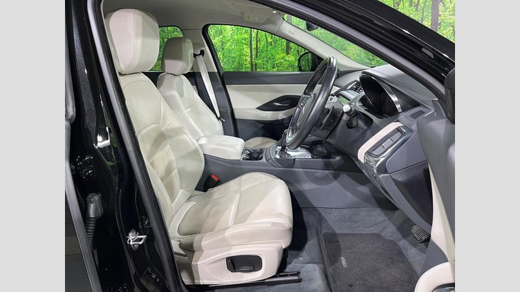 2020 認定中古車 Jaguar E-Pace Santorini Black 4WD S