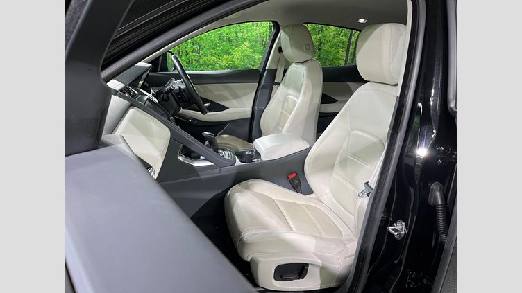 2020 認定中古車 Jaguar E-Pace Santorini Black 4WD S