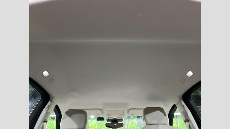 2020 認定中古車 Jaguar E-Pace Santorini Black 4WD S