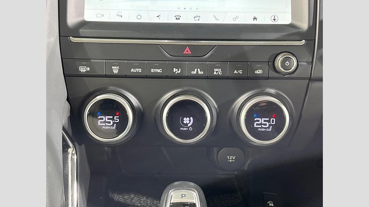 2020 認定中古車 Jaguar E-Pace Santorini Black 4WD S