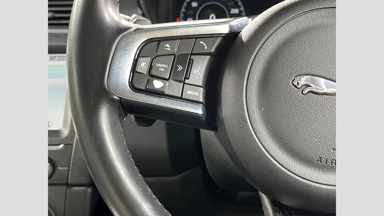 2020 認定中古車 Jaguar E-Pace Santorini Black 4WD S