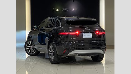 F-Pace 1