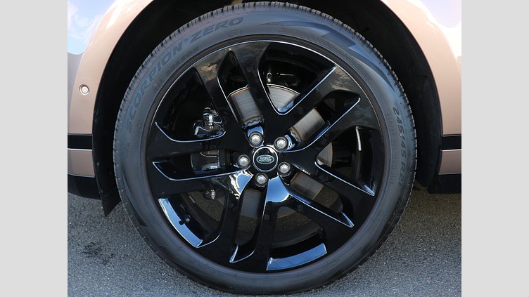 2025 認定中古車 Land Rover Range Rover Evoque コリンシアンブロンズ D200マイルドハイブリッド（ディーゼル） SWB DYNAMIC SE