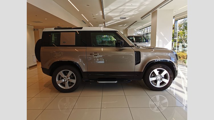 2022 認定中古車 Land Rover Defender 90 ランタオブロンズ P300 AWD（AT） SE