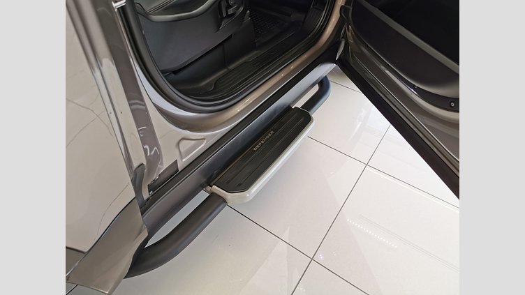 2022 認定中古車 Land Rover Defender 90 ランタオブロンズ P300 AWD（AT） SE