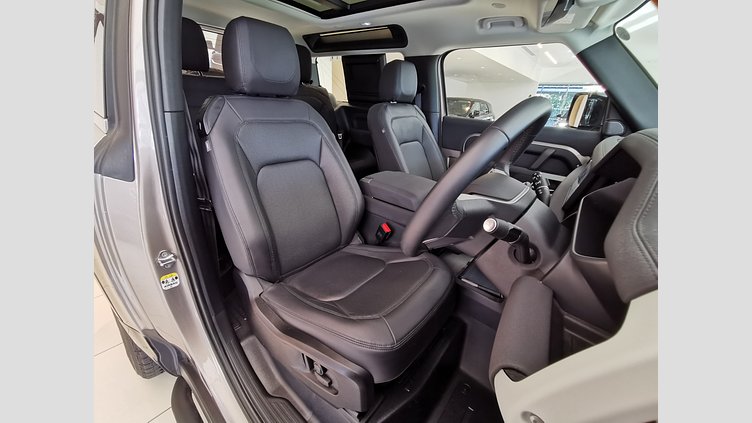 2022 認定中古車 Land Rover Defender 90 ランタオブロンズ P300 AWD（AT） SE