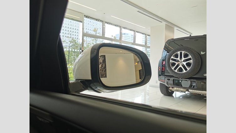 2018 認定中古車 Jaguar XE Fuji White 3.0L　スーパーチャージド S