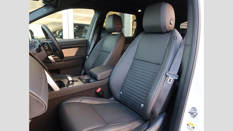 2024 認定中古車 Land Rover Discovery Sport Fuji White PHEV(ガソリン) ダイナミック ＨＳＥ Ｐ３００ｅ