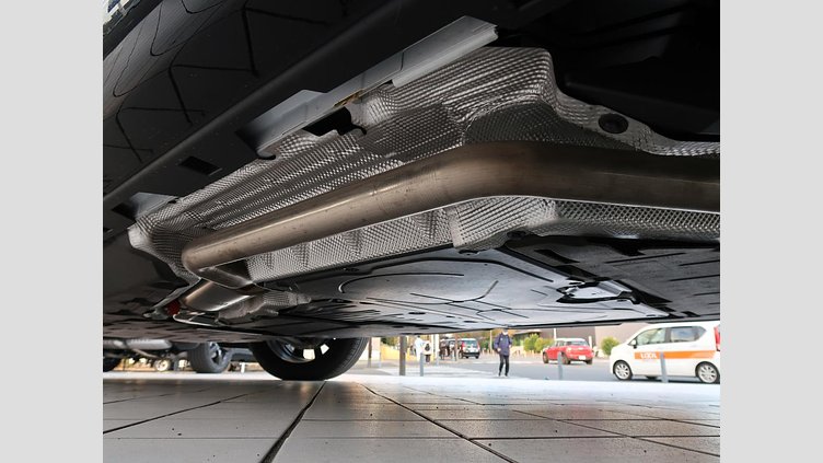 2024 認定中古車 Land Rover Discovery Sport Fuji White PHEV(ガソリン) ダイナミック ＨＳＥ Ｐ３００ｅ