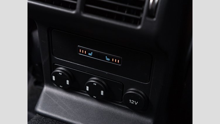 2017 認定中古車 Jaguar F-Pace Yulong White 3.0PET Rスポーツ　35ｔ