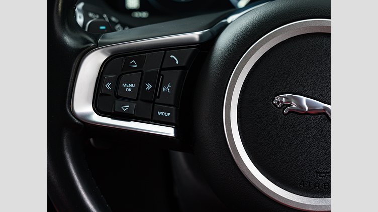 2017 認定中古車 Jaguar F-Pace Yulong White 3.0PET Rスポーツ　35ｔ