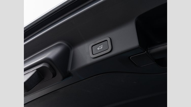 2017 認定中古車 Jaguar F-Pace Yulong White 3.0PET Rスポーツ　35ｔ