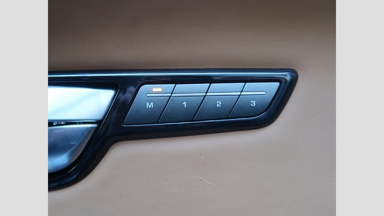 2016 認定中古車 Land Rover Range Rover Evoque Santorini Black 2.0 litre Si4 Petrol HSEダイナミック