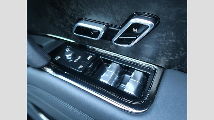 2023 認定中古車 Land Rover Range Rover Sport フジホワイト 3.0リッター6気筒300PSターボチャージドディーゼルMHEV（オートマチック） AUTOBIOGRAPHY