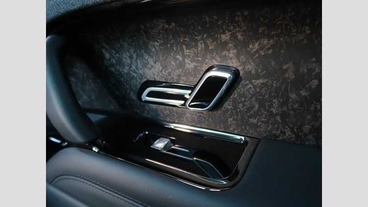 2023 認定中古車 Land Rover Range Rover Sport フジホワイト 3.0リッター6気筒300PSターボチャージドディーゼルMHEV（オートマチック） AUTOBIOGRAPHY