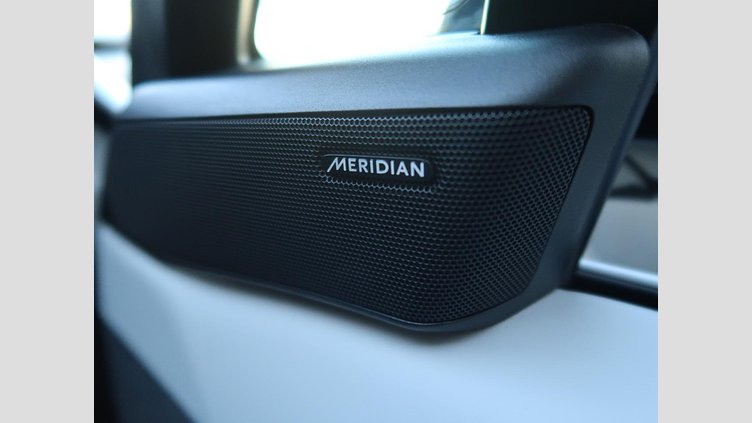 2023 認定中古車 Land Rover Range Rover Sport フジホワイト 3.0リッター6気筒300PSターボチャージドディーゼルMHEV（オートマチック） AUTOBIOGRAPHY