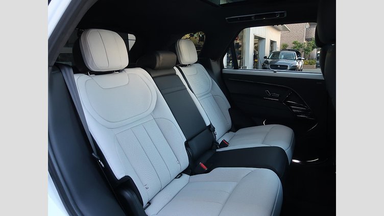 2023 認定中古車 Land Rover Range Rover Sport フジホワイト 3.0リッター6気筒300PSターボチャージドディーゼルMHEV（オートマチック） AUTOBIOGRAPHY