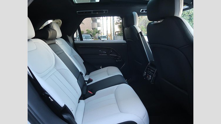 2023 認定中古車 Land Rover Range Rover Sport フジホワイト 3.0リッター6気筒300PSターボチャージドディーゼルMHEV（オートマチック） AUTOBIOGRAPHY