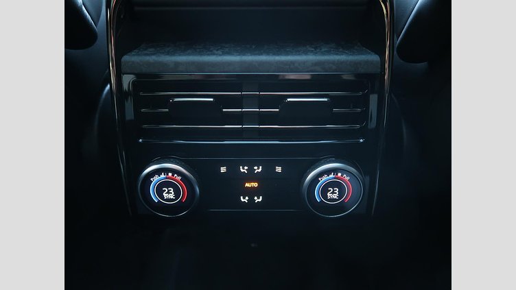 2023 認定中古車 Land Rover Range Rover Sport フジホワイト 3.0リッター6気筒300PSターボチャージドディーゼルMHEV（オートマチック） AUTOBIOGRAPHY