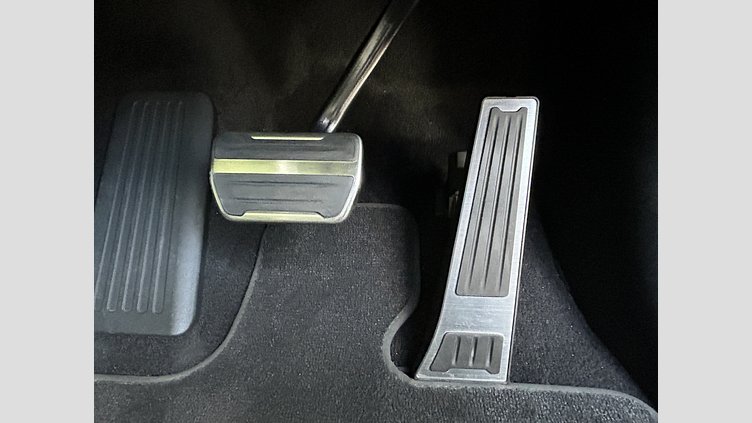 2023 認定中古車 Land Rover Range Rover Sport アイガーグレイ D300マイルドハイブリッド スタンダードホイールベース Dynamic HSE