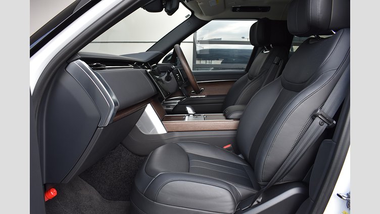 2024 認定中古車 Land Rover Range Rover フジホワイト D350 AWD MHEV（AT） スタンダードホイールベース Autobiography