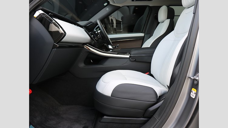 2024 認定中古車 Land Rover Range Rover Sport アイガーグレイ - サテンフィニッシュ D300マイルドハイブリッド スタンダードホイールベース Dynamic HSE