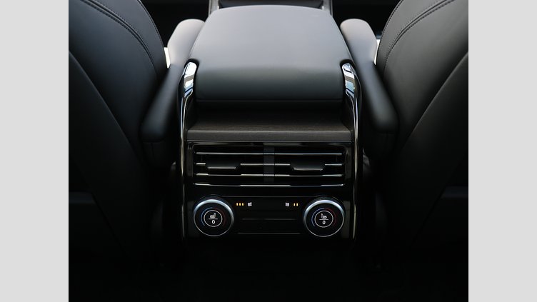 2024 認定中古車 Land Rover Range Rover Sport アイガーグレイ - サテンフィニッシュ D300マイルドハイブリッド スタンダードホイールベース Dynamic HSE