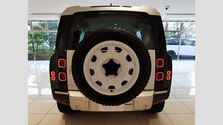2024 認定中古車 Land Rover Defender 110 タスマンブルー D300 AWD（AT） S