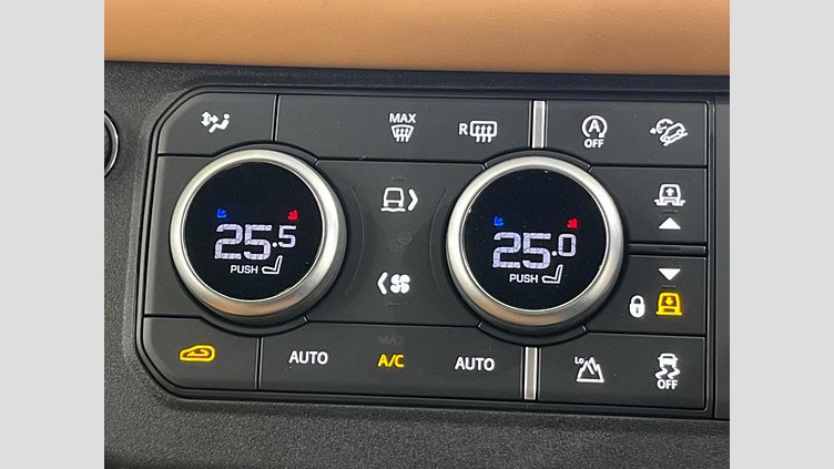 2023 認定中古車 Land Rover Defender 130 フジホワイト D300 AWD AUTOMATIC MHEV X-DYNAMIC HSE