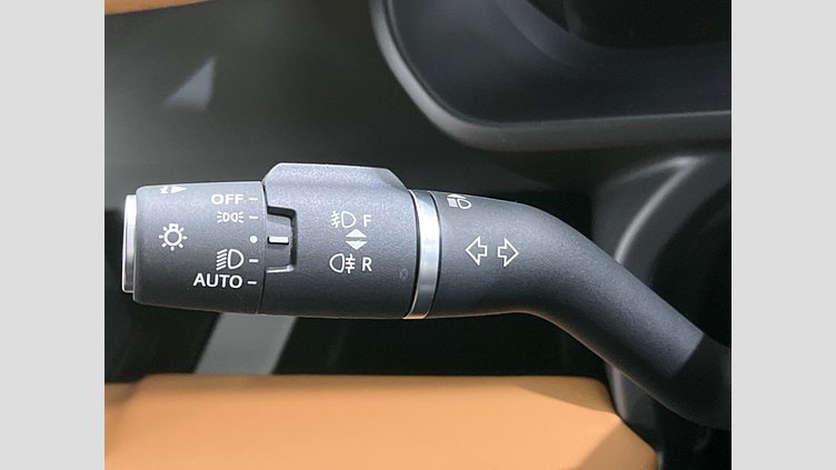 2023 認定中古車 Land Rover Defender 130 フジホワイト D300 AWD AUTOMATIC MHEV X-DYNAMIC HSE